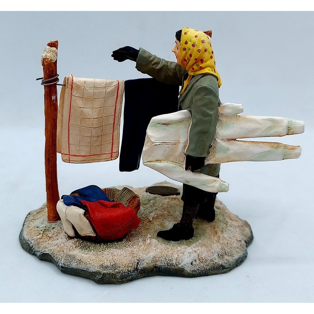 1999 The Saturday Evening Post Frozen Laundry / Frozen Clothes Figurines